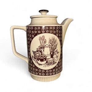 1978 Country Kitchen Ceramic Beverage Server